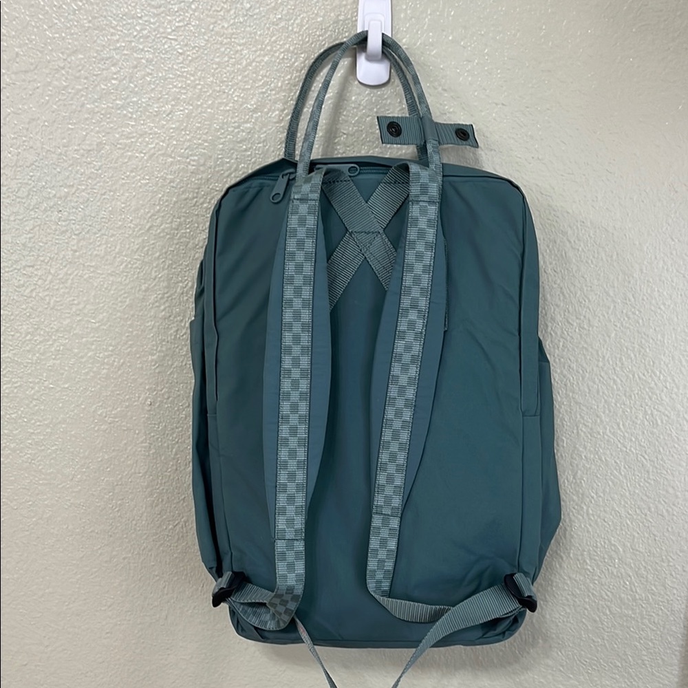 Kånken Green Backpack - Picture 2 of 2